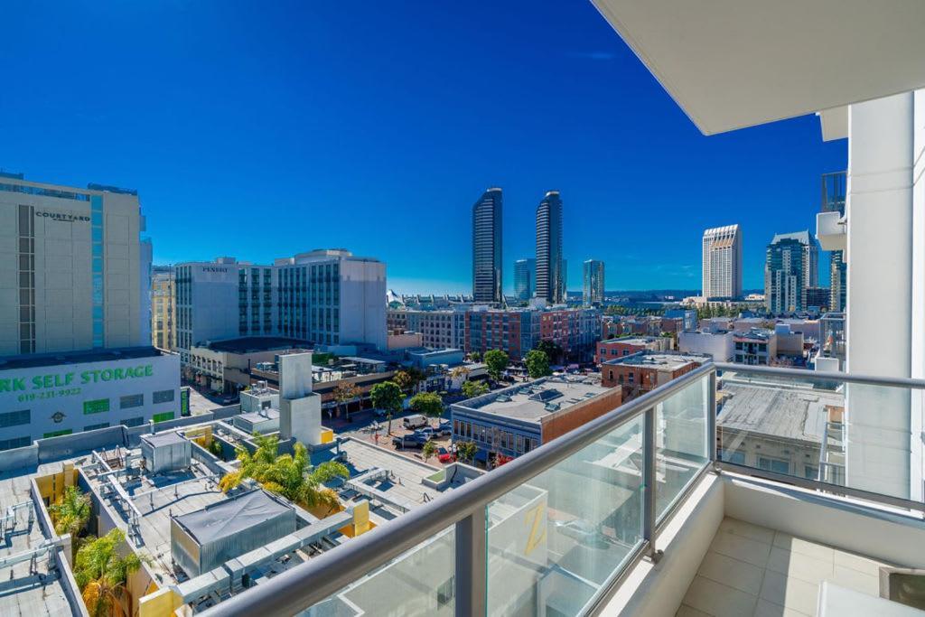 Skyline Escape In The Heart Of Downtown Holiday home